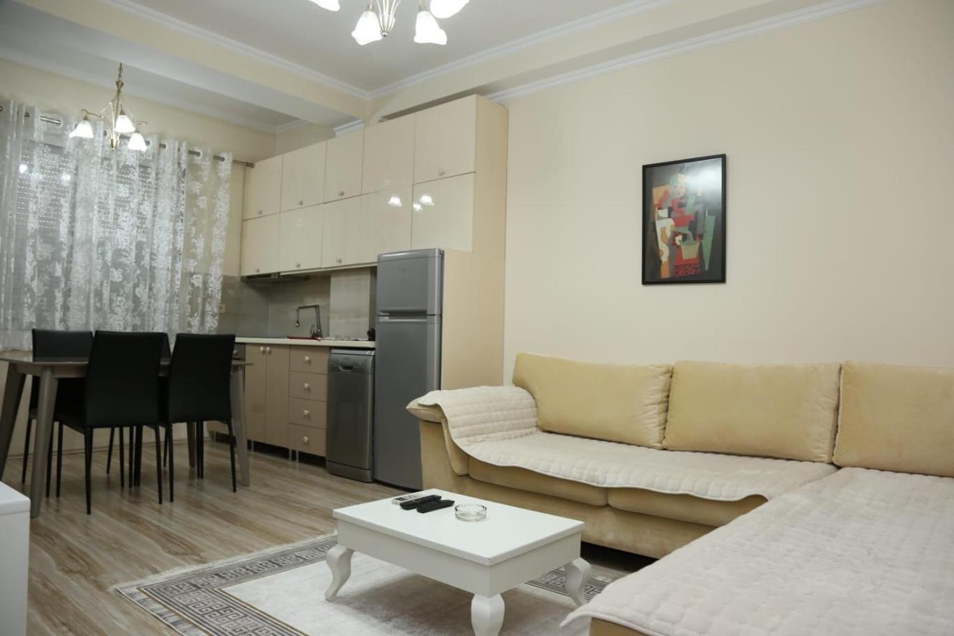 Ergi'S Host Apartment Tirana Eksteriør billede